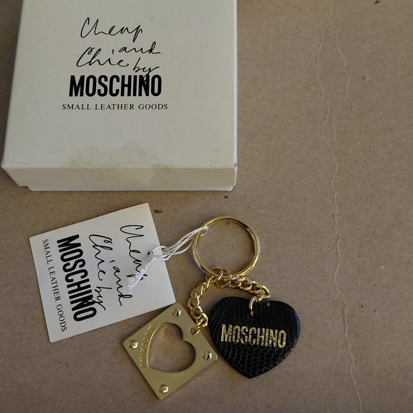 Moschino Black & Gold Heart Charm Keyring / Purse Charm - Picture 2 of 7